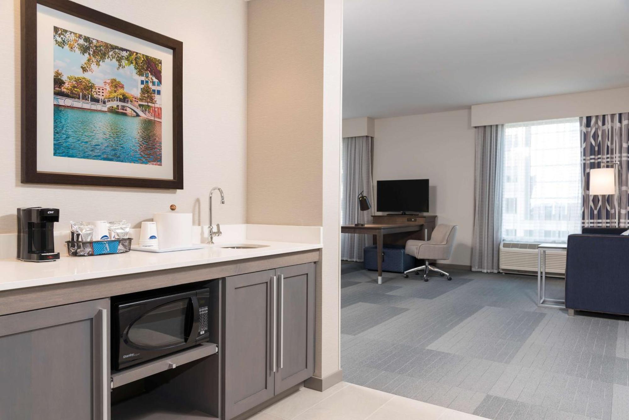 Hampton Inn & Suites Indianapolis-Keystone, In Dış mekan fotoğraf